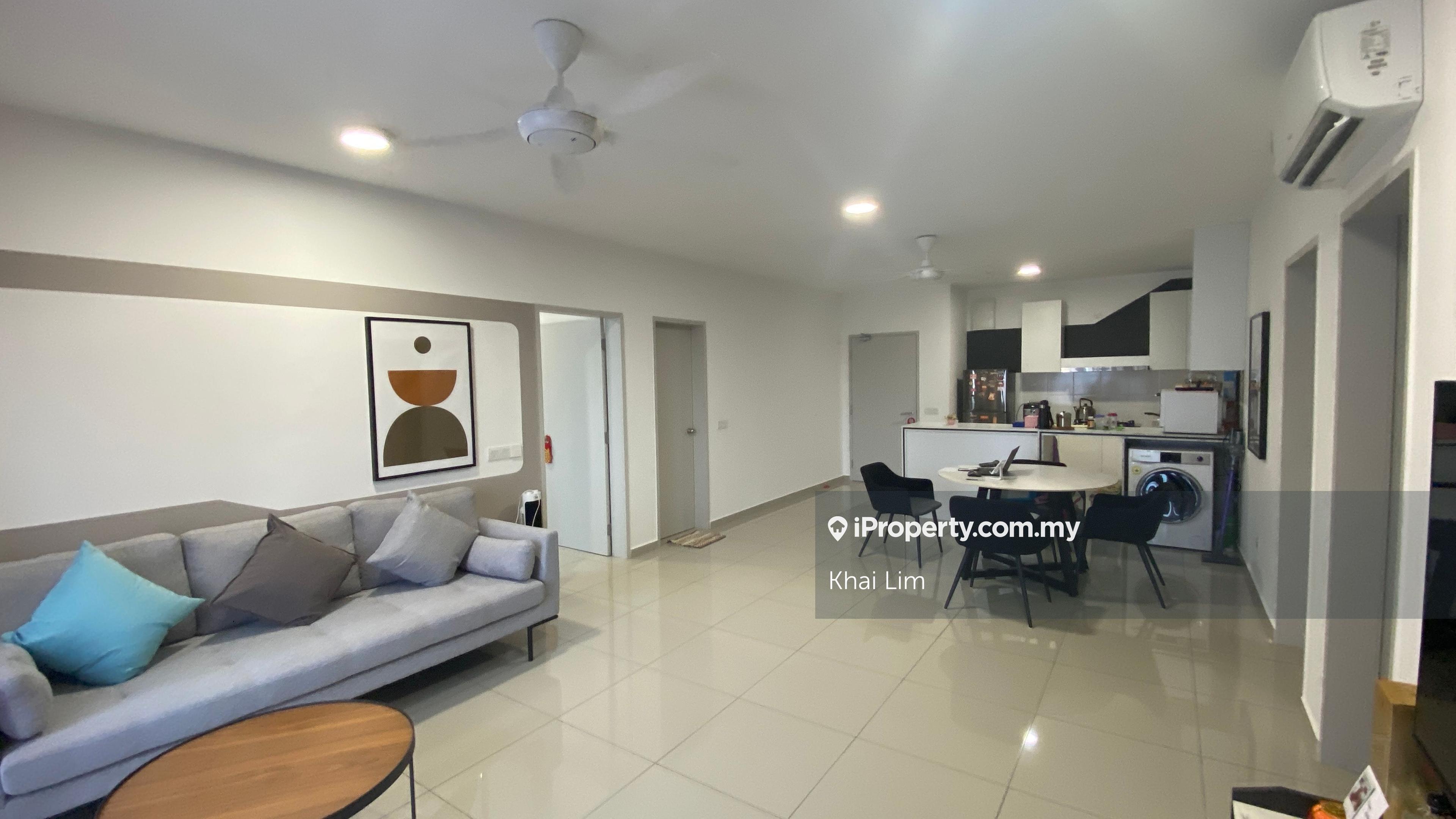 Freehold! Move In Condition! 2 Car Parks! Got Balcony! Kitchen Cabinet