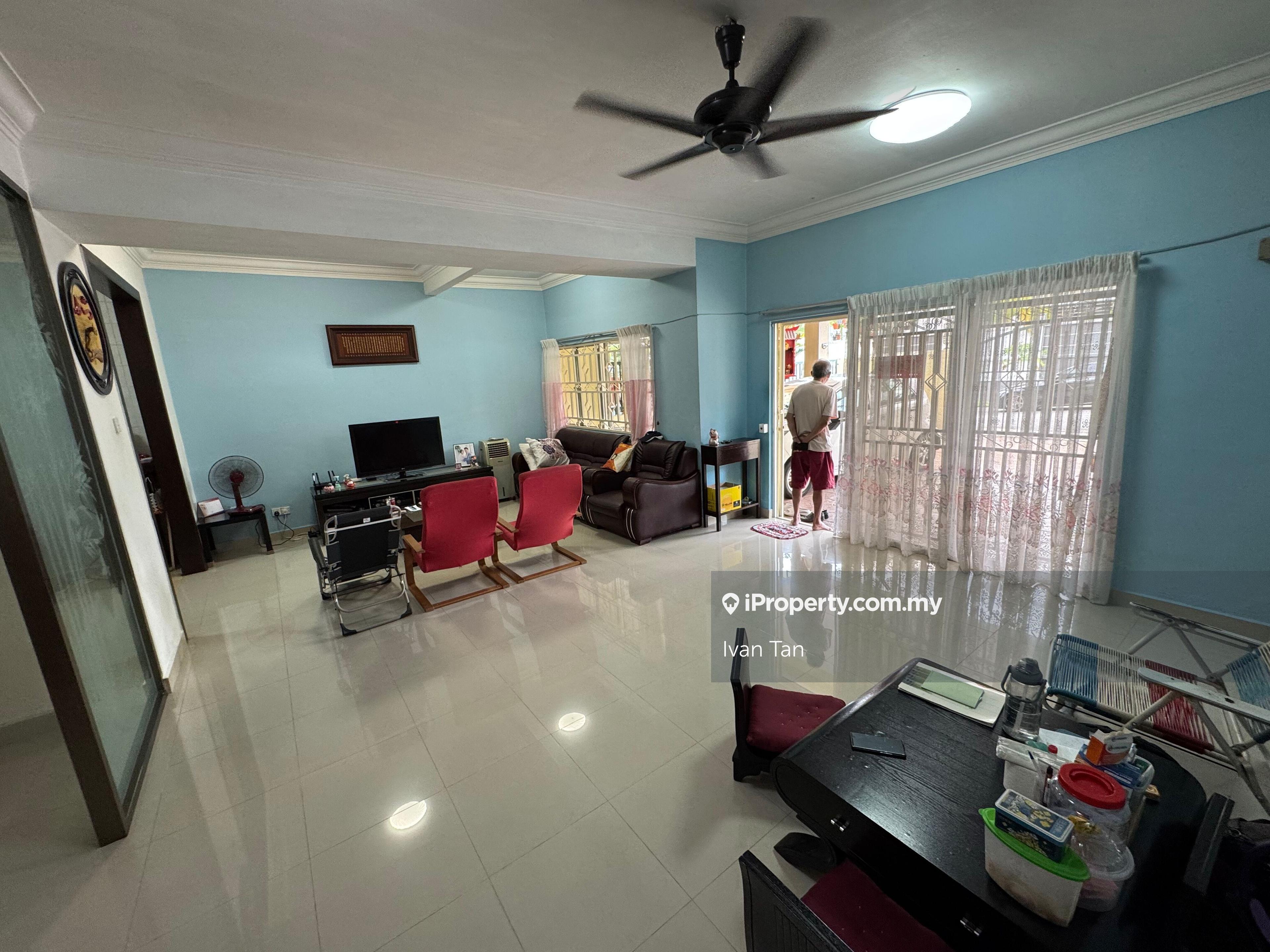 Taman Lagenda Mas Guarded ,Ground Floor And 1st Floor Duplex Townhouse