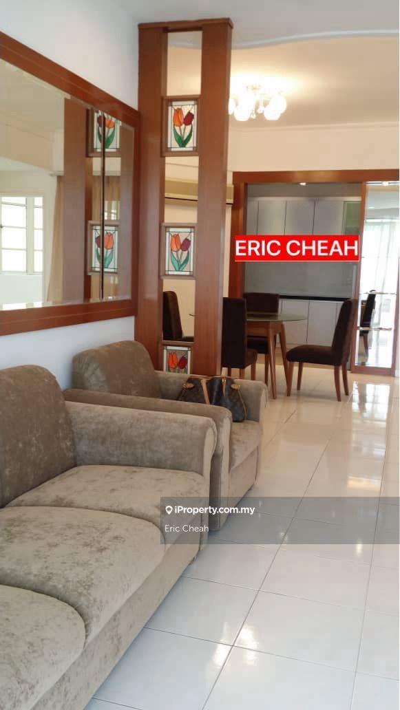 Gold Coast / Fully Furnished / Well Maintain / Facing Pool & Seaview