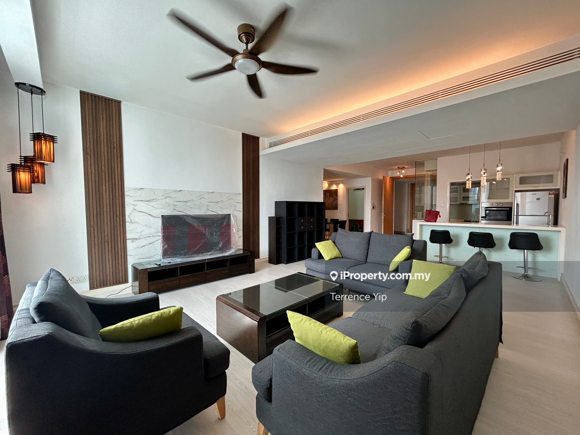 3rooms KLCC view mid floor fully furnished for 5000 only