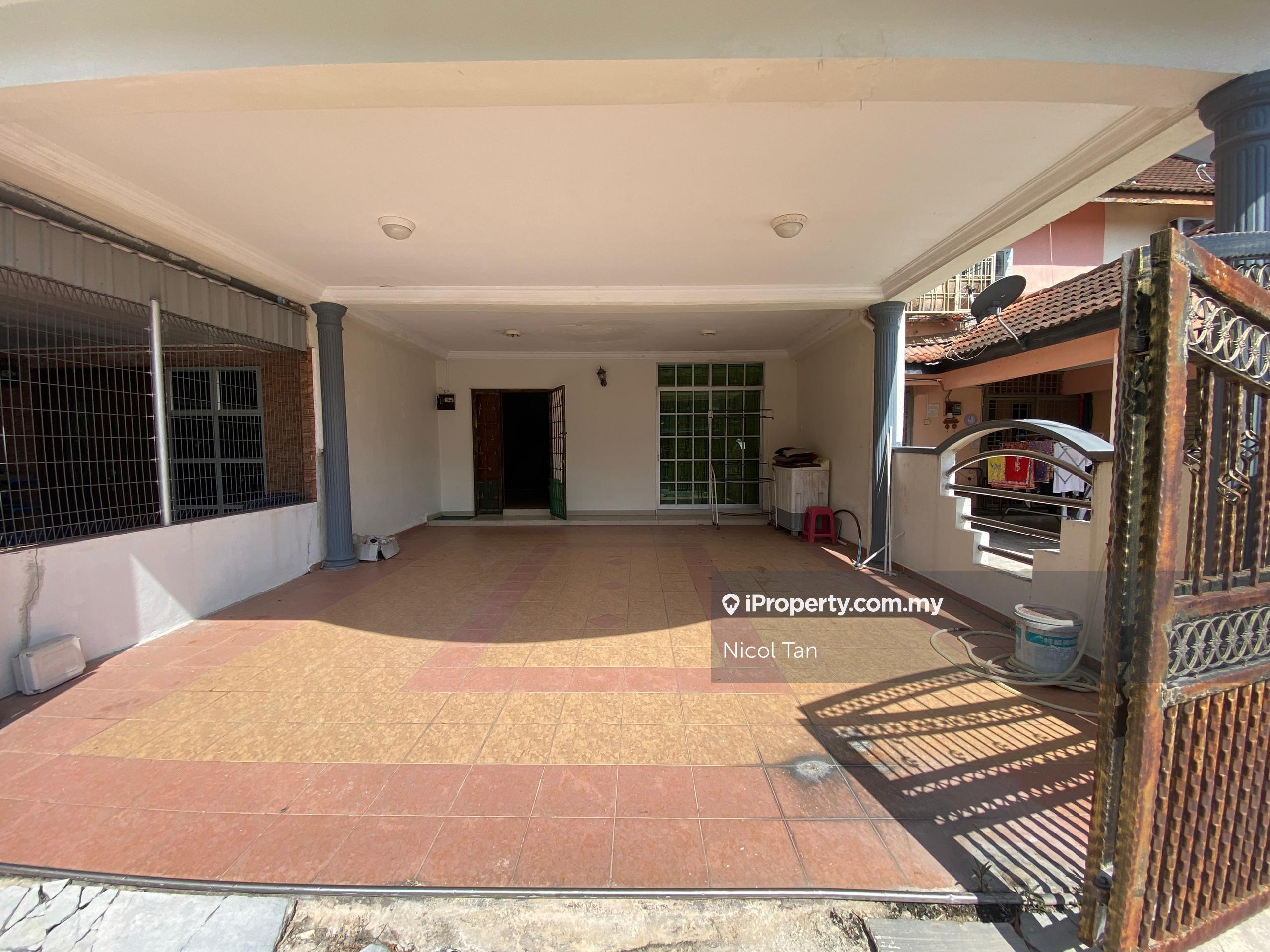 Double storey house for sale at Taman Mutiara Teratai ,Batu Kawan
