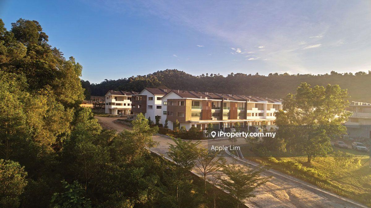 3 Storey Limited Unit 5rooms5bathroom, Hillside Landed , Selayang 