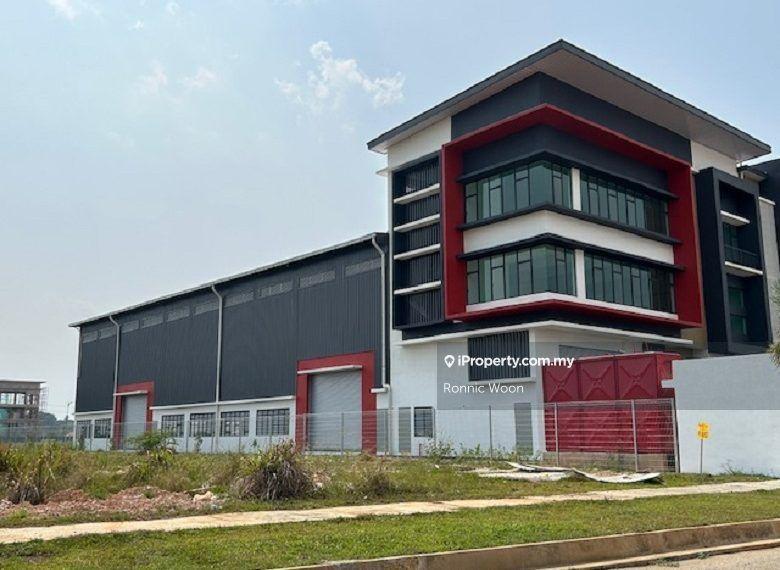 Corner Lot 3 Story Detached Factory Cipta Serenia Sepang For Sale/Rent