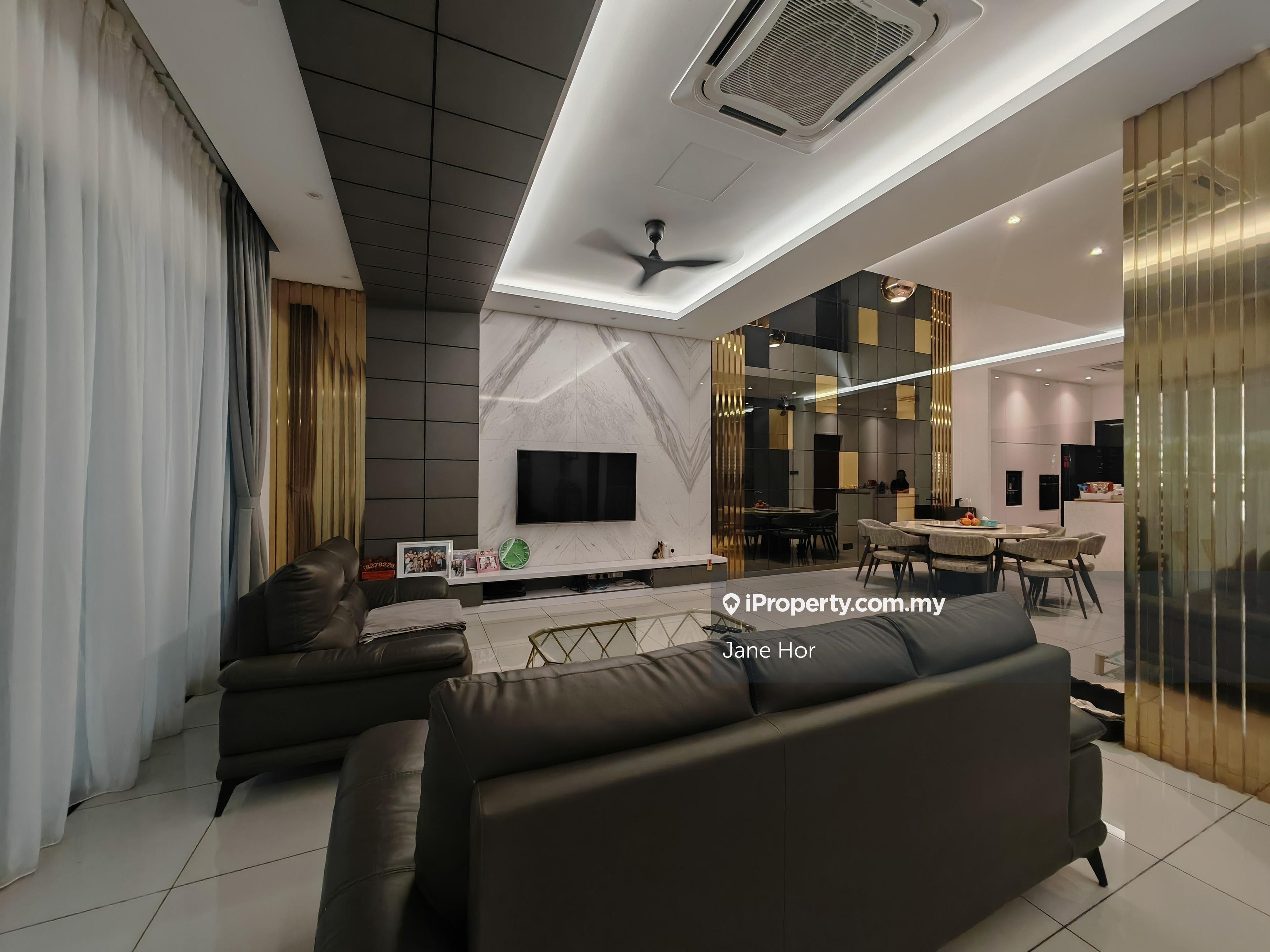 Fully Renovated 3sty Superlink house in 16 sierra Dumalis Puchong 
