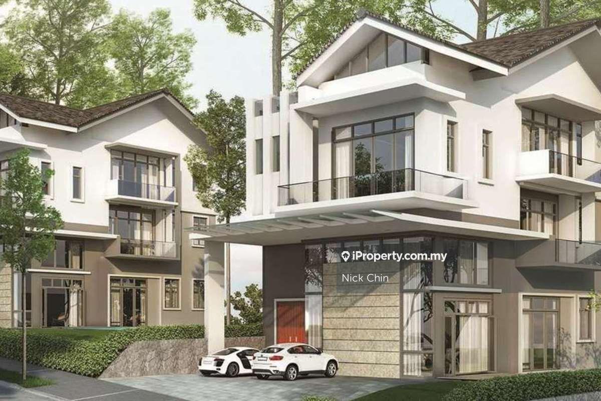 Freehold ready move in 3 sty huge built bungalow sized semi-dee