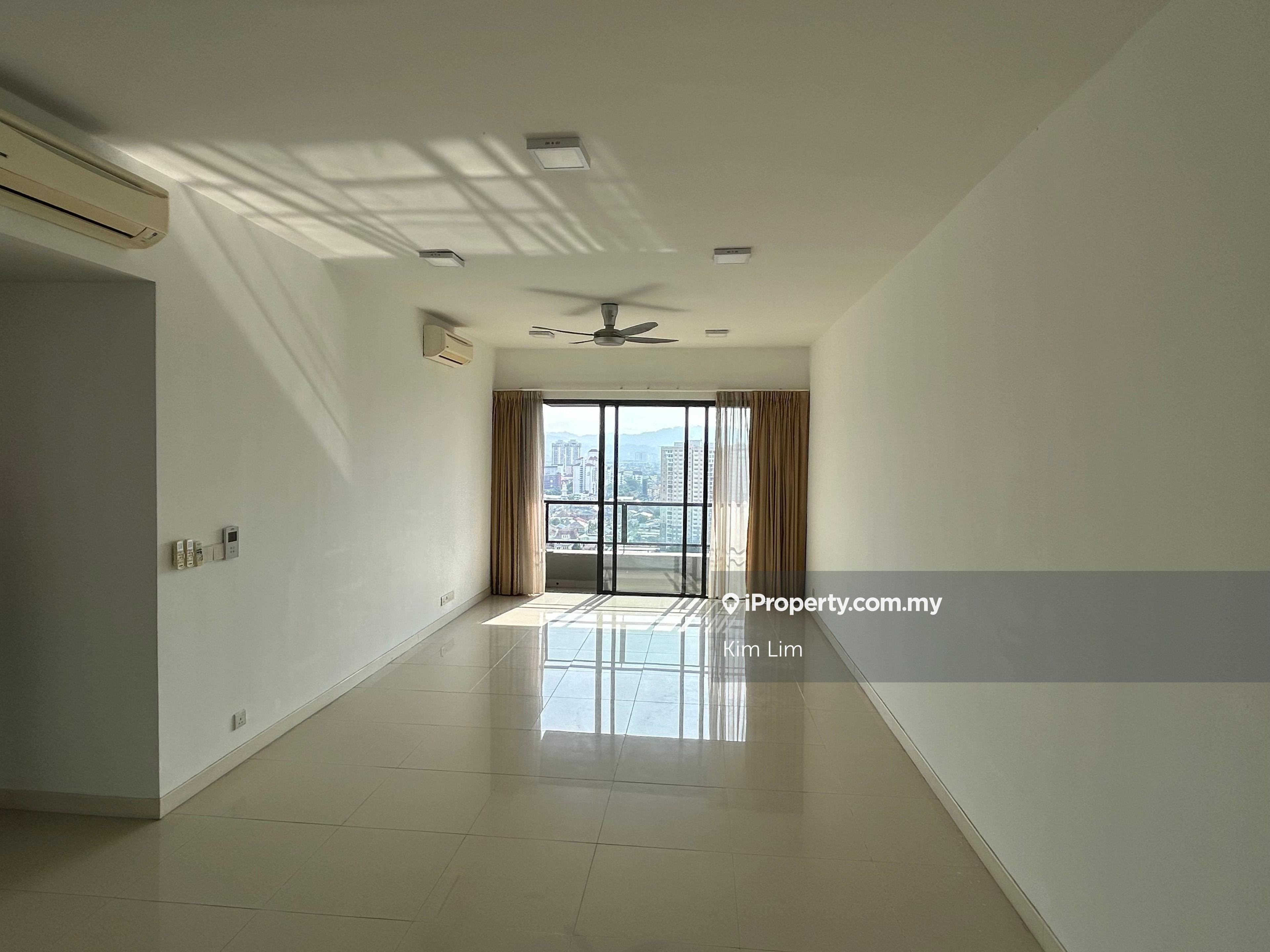 Corner Unit balcony with unblock View, very bright unit
