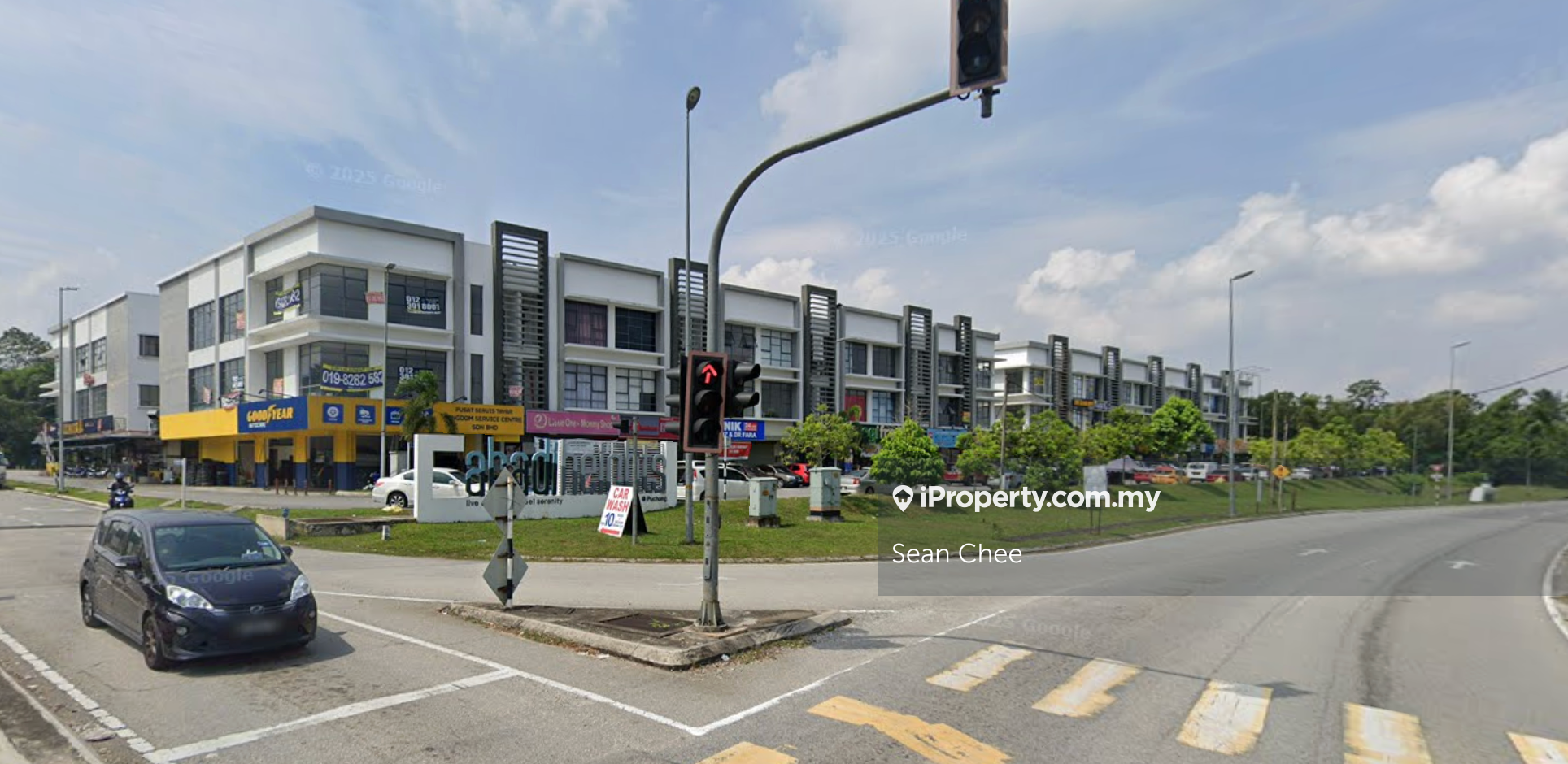 Strategic Location Freehold Great for Business or Investment