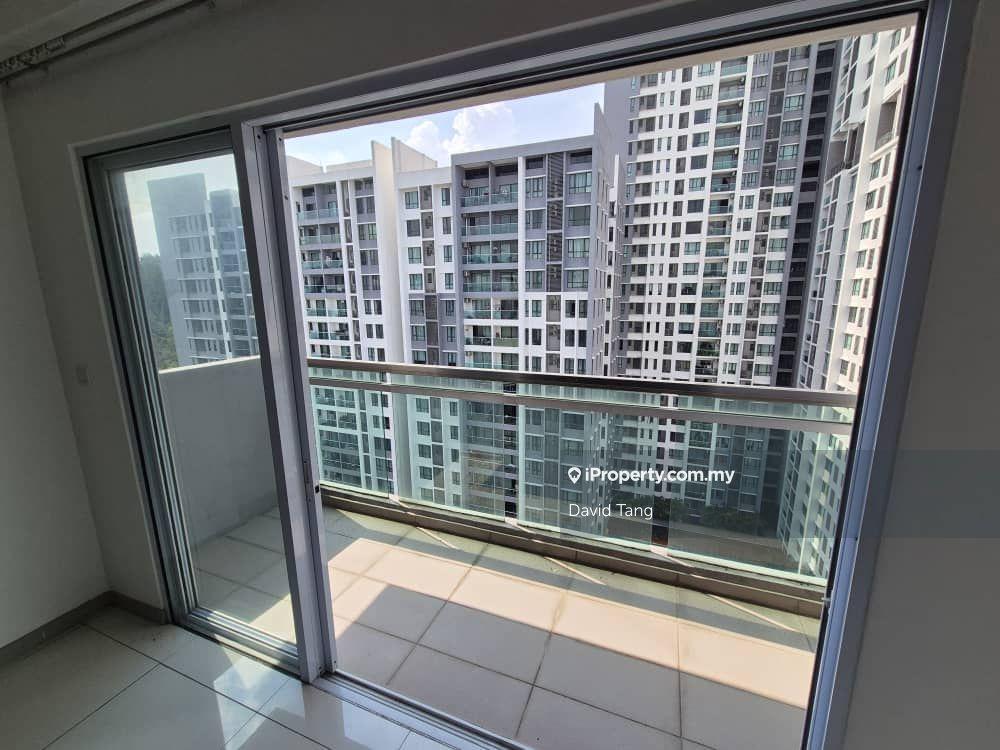 High Floor Unit come with 2 carparks