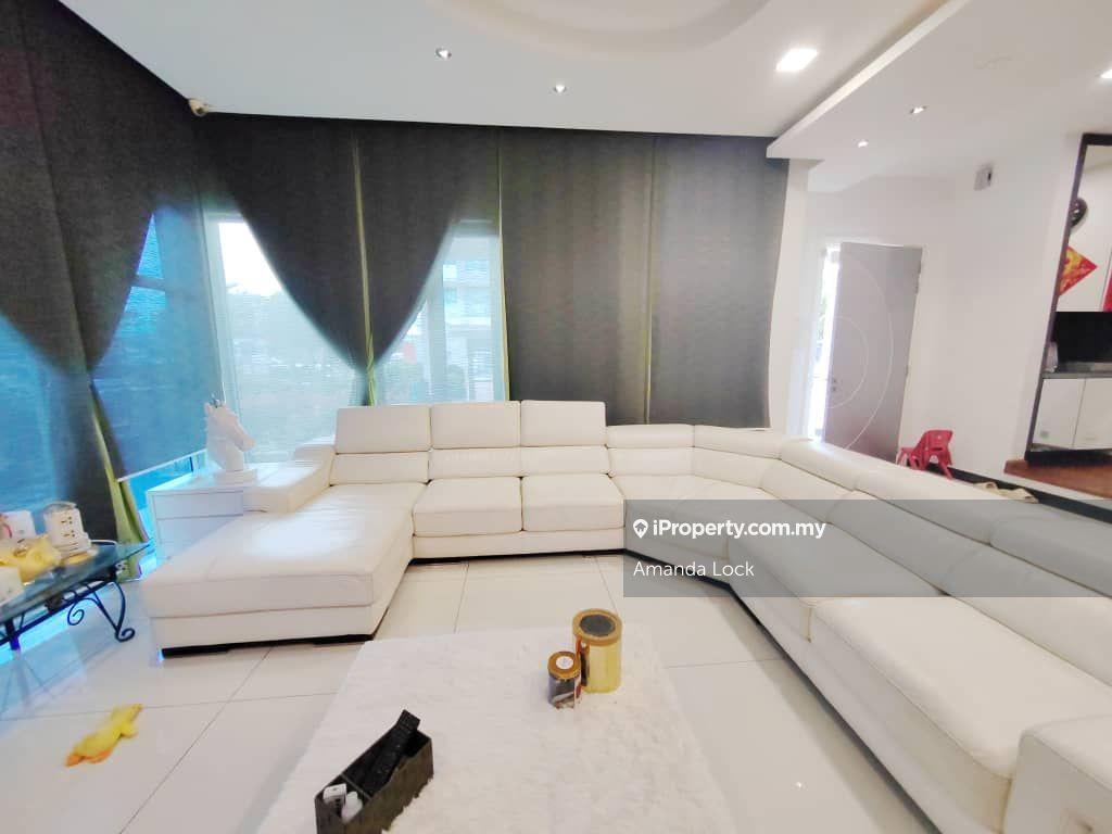 3 storey Corner Cluster Semi-D Amanria Residence Puchong Batu 14