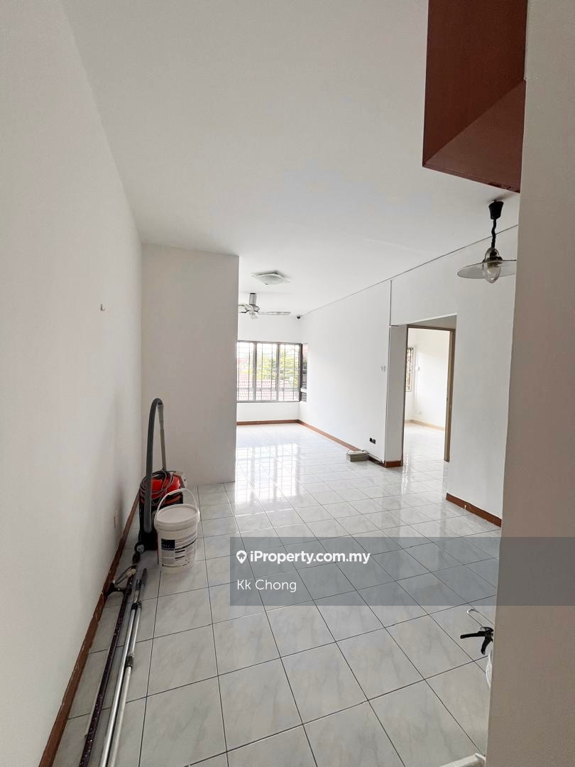 Limited unit / 1st floor / keep well condition / Freehold
