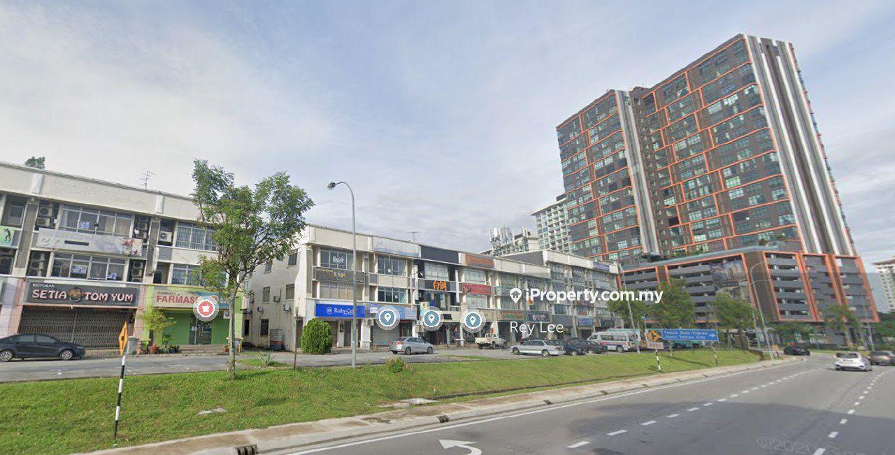 ROI 4.6%, Mount Austin 3 storey Shop, Facing Main Road, 