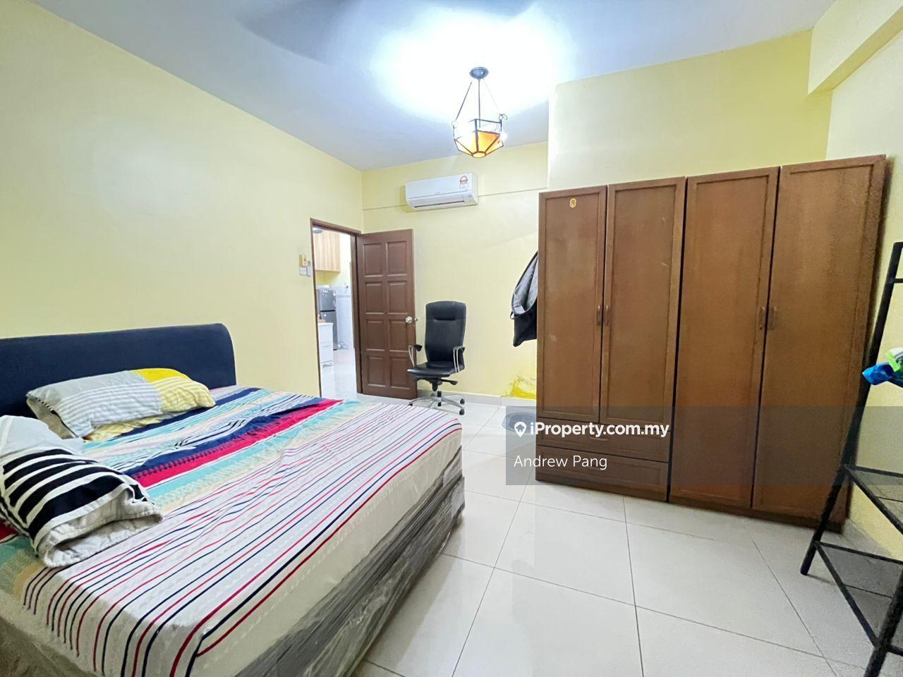 Fully Furnished 3 Bed Well Taken Care of By Tenants Ready September 1