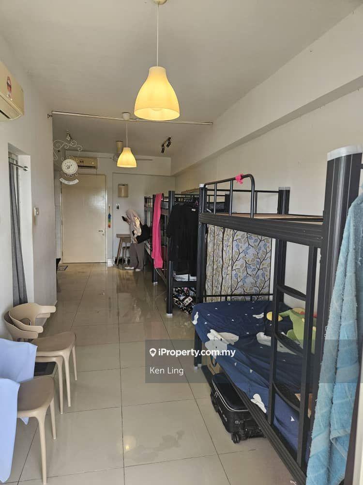 Suria Jelutong Well Maintained Fully Furnished Big Studio