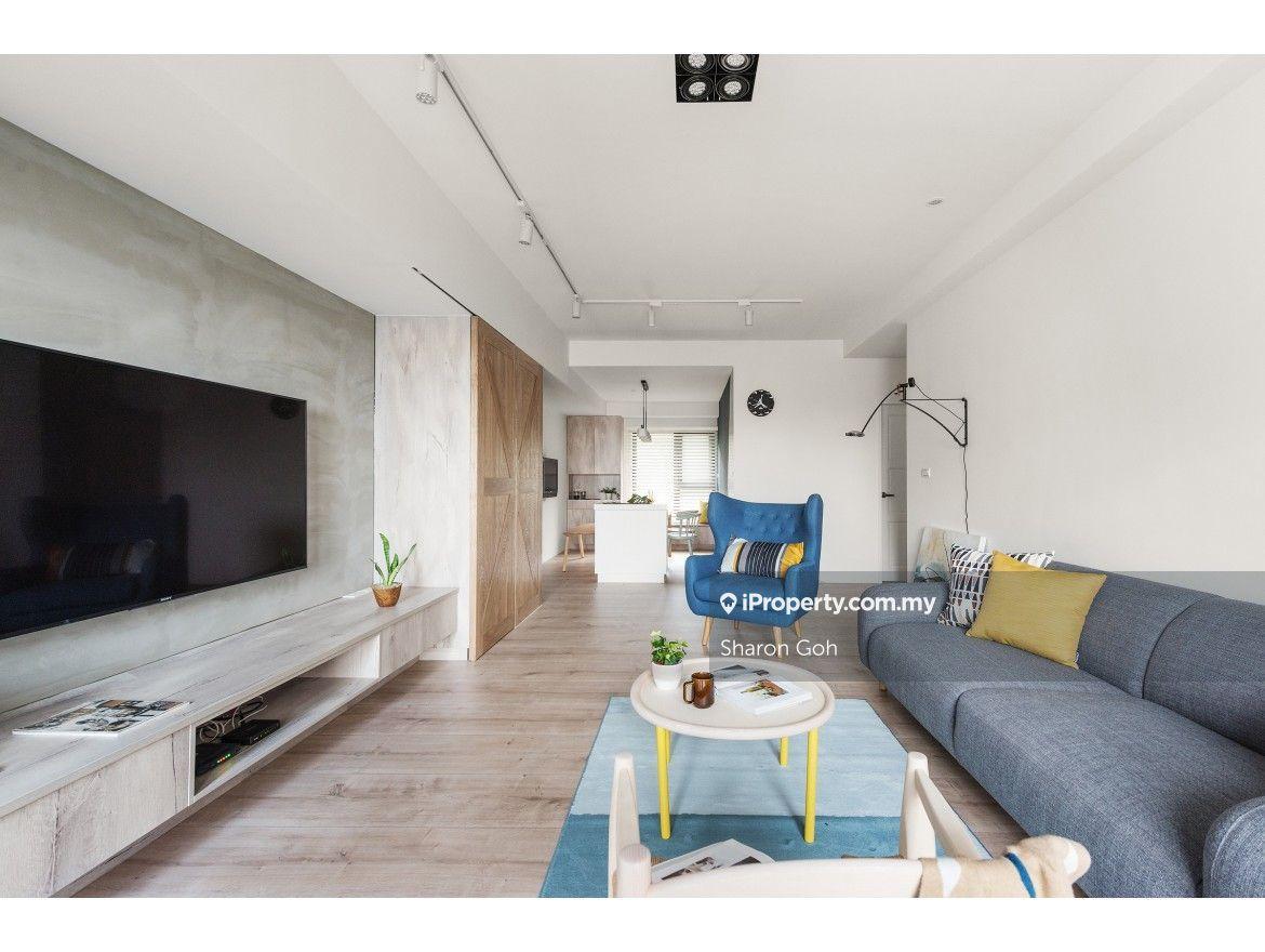 Freehold Condo / Beside MRT / Walk to Shop & Mall