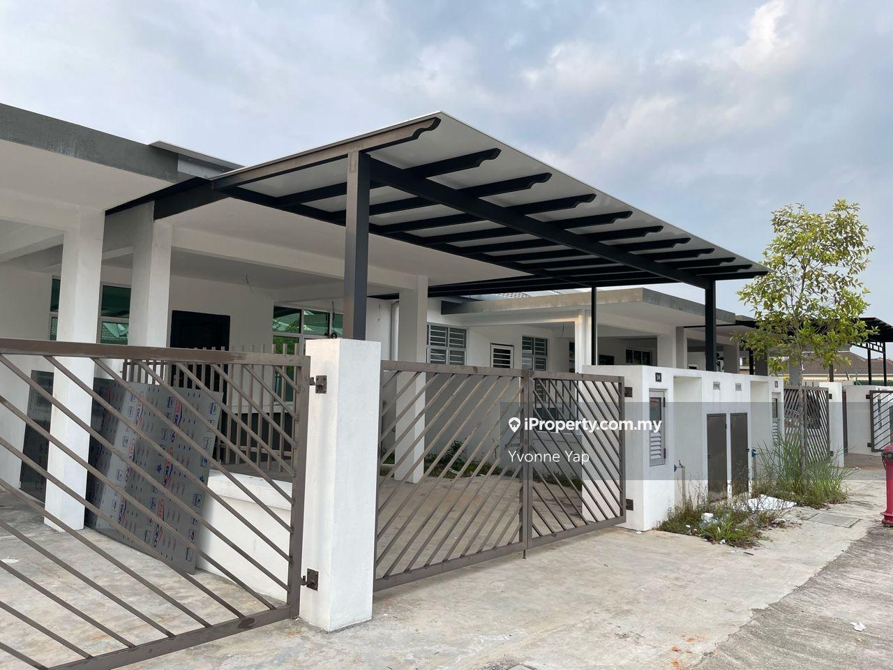 Shah Alam Newly Partially Furnished Single Storey Terrace, Ready Move