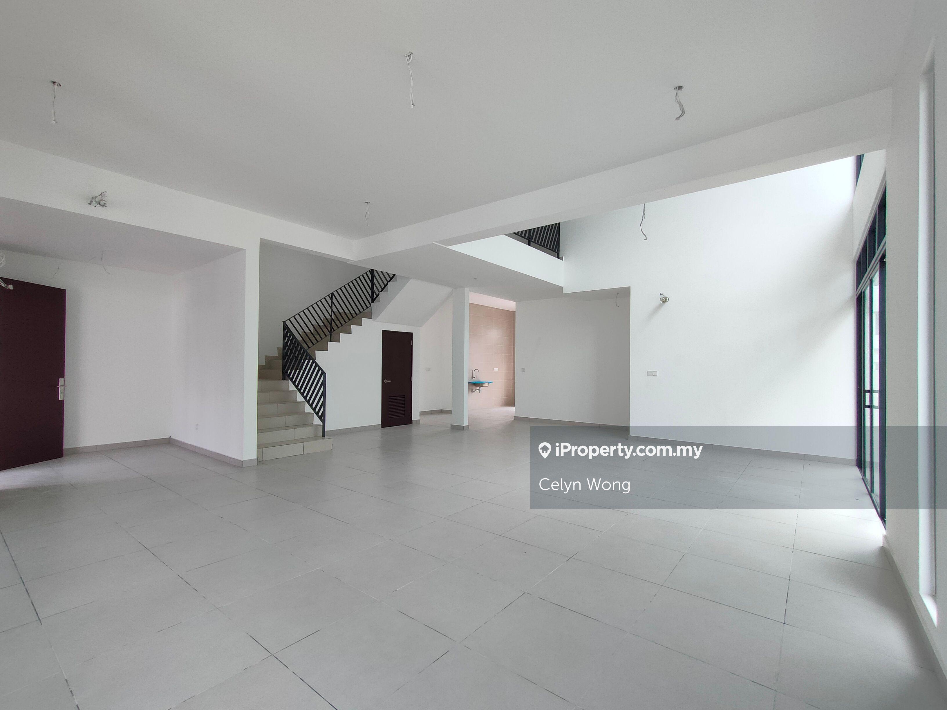 Landed, Semi-Detached House near Batu 9, Cheras For Rent
