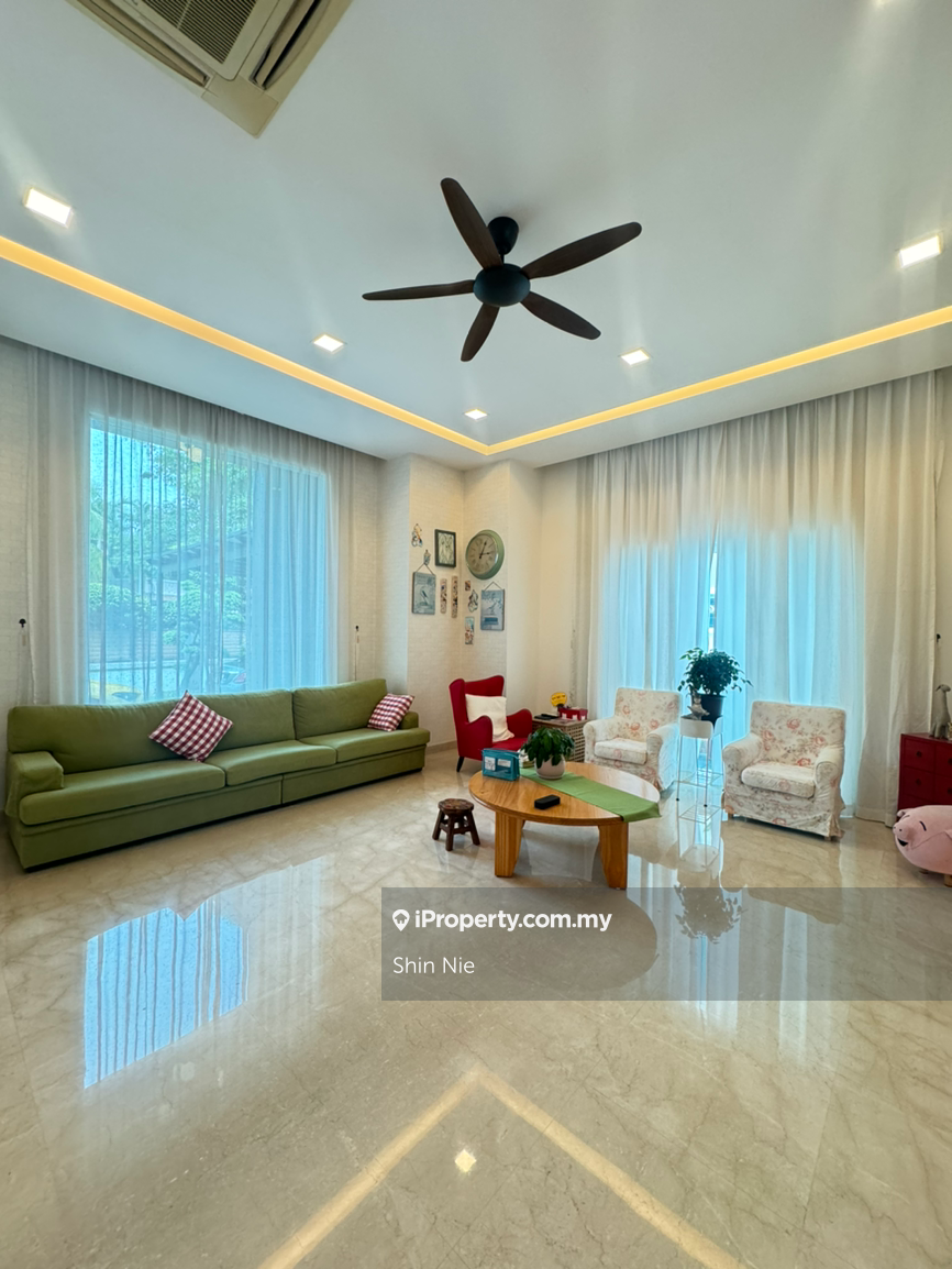 Bluwater estate fully renovated  bungalow for sales