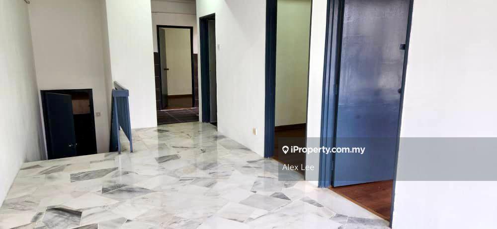 Shop/Office apartment at Pusat Bandar Puchong, Near LRT
