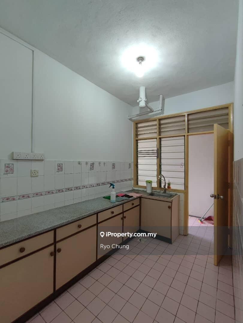 Cheap! Apartment for Rent! rm1500 only! Nearby LRT