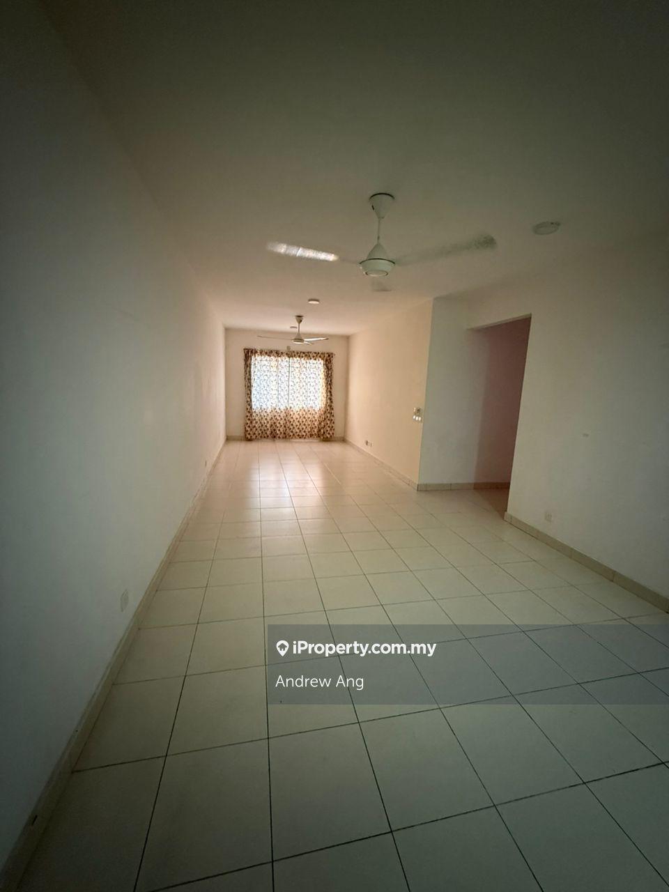 Nice Basic De Bayu Apartment 900sqf,3r2b,Setia Alam
