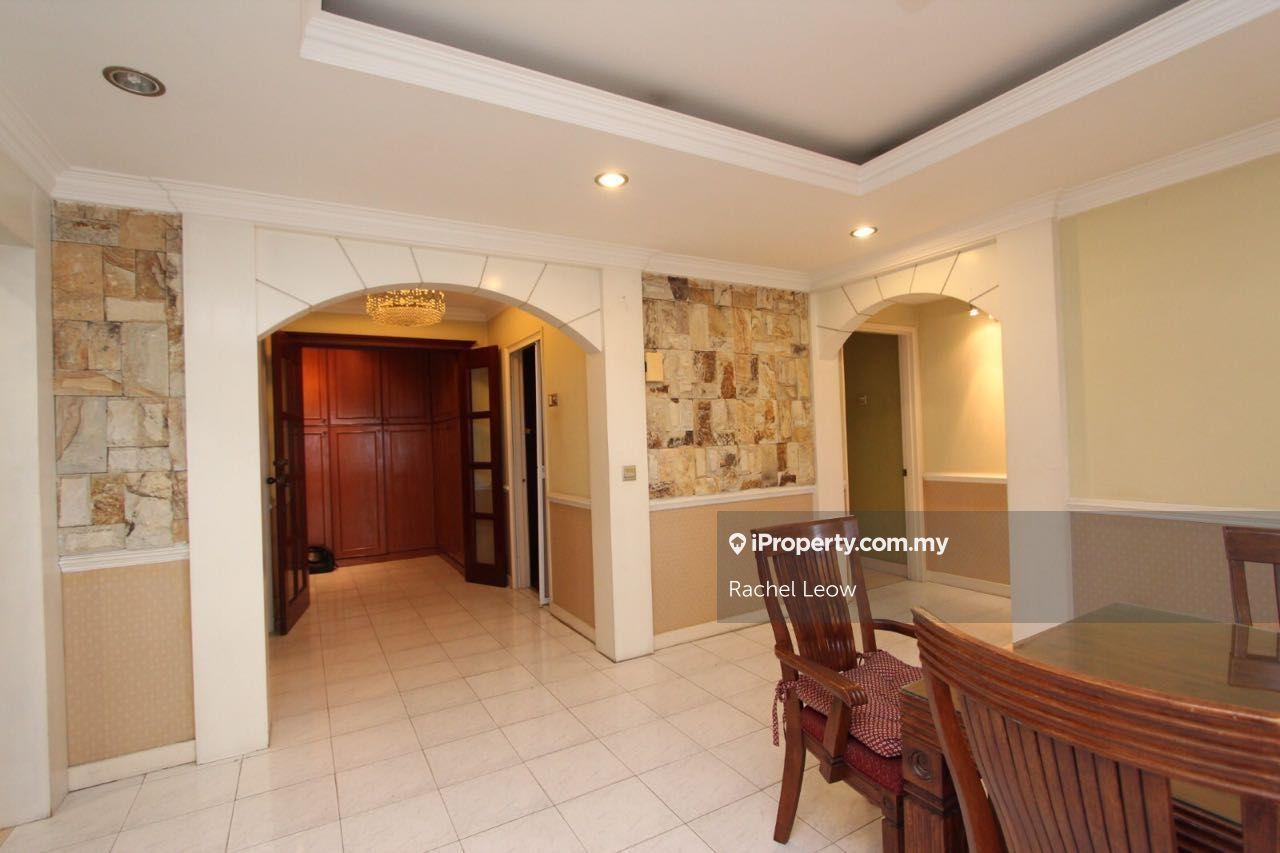 Grand tasteful  renovations