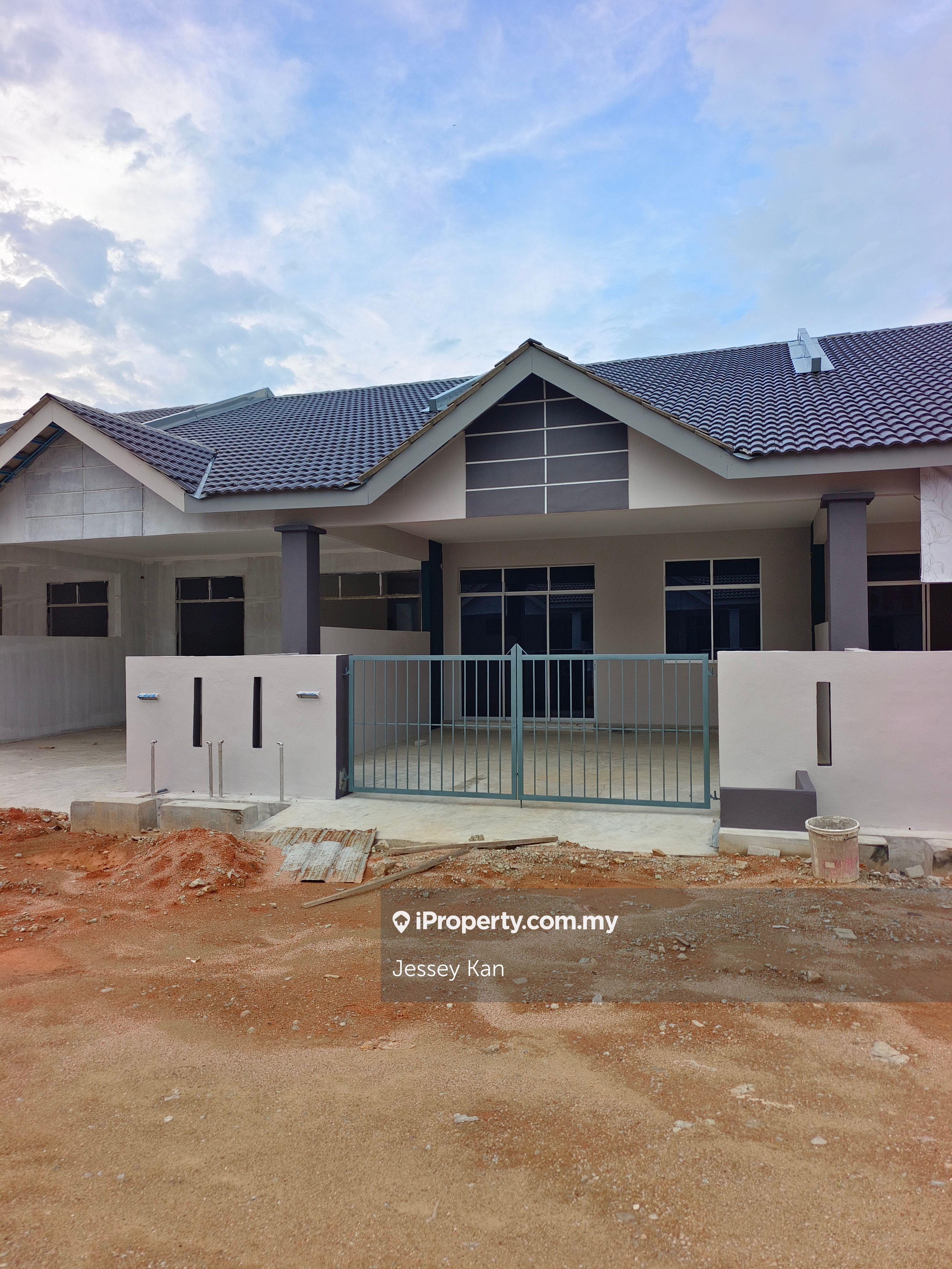 Single storey terrace near pantai sepat