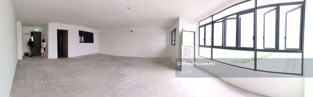 Stellar Office Suites Bandar Puteri Puchong walking to LRT Roi 5%