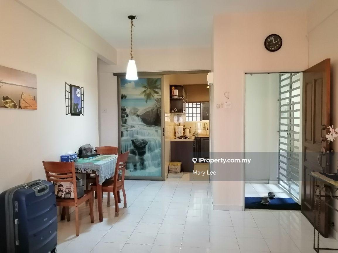 Nicely renovated superb condition and corner unit