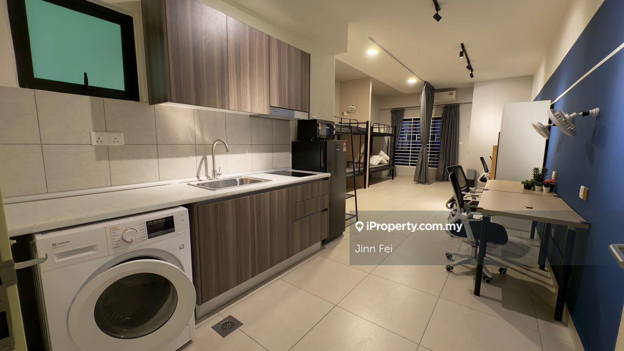 Cyberjaya student unit can stay 4 person studio unit fully furnished!!