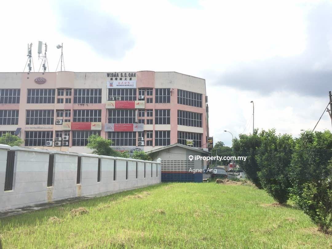 Batu Tiga Lama 4 storey shop office