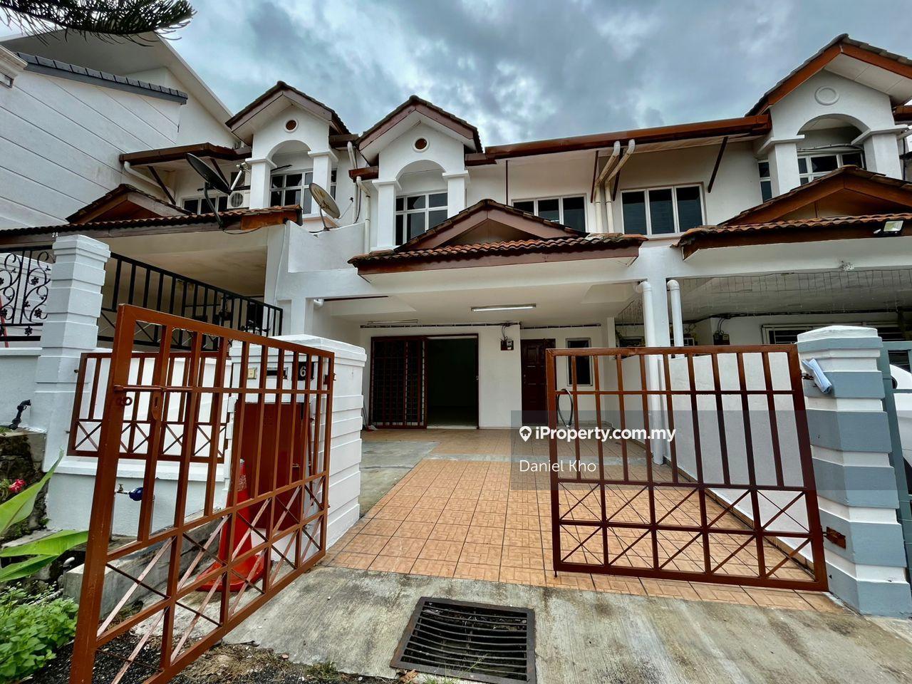 New refurbished & new painted house near by Csr Sugar batu Tiga