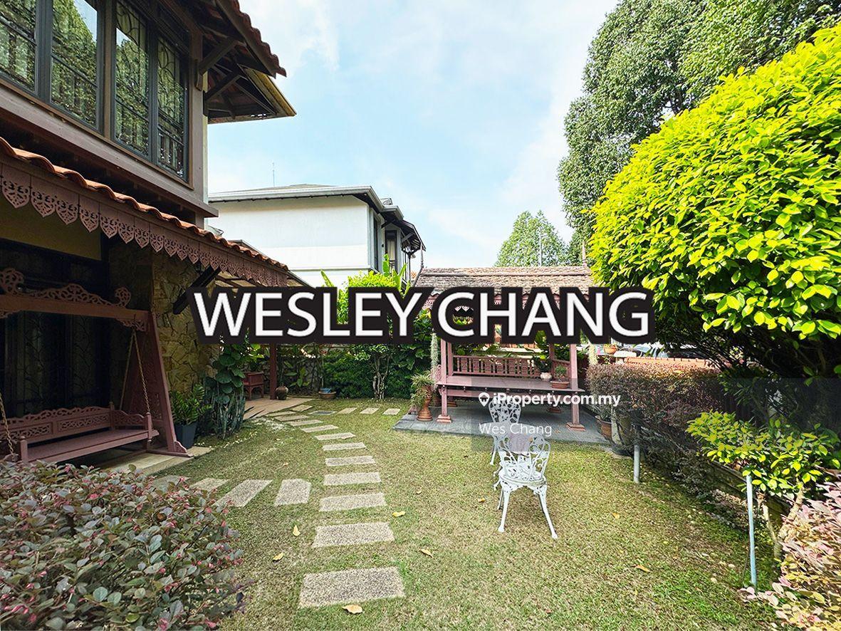 Lovely home with tropical garden and koi pond with 24 hours security