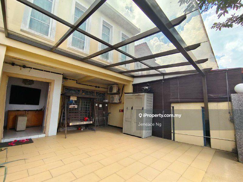 Near kwsp puchong utama very good enviroment full extend and renovated