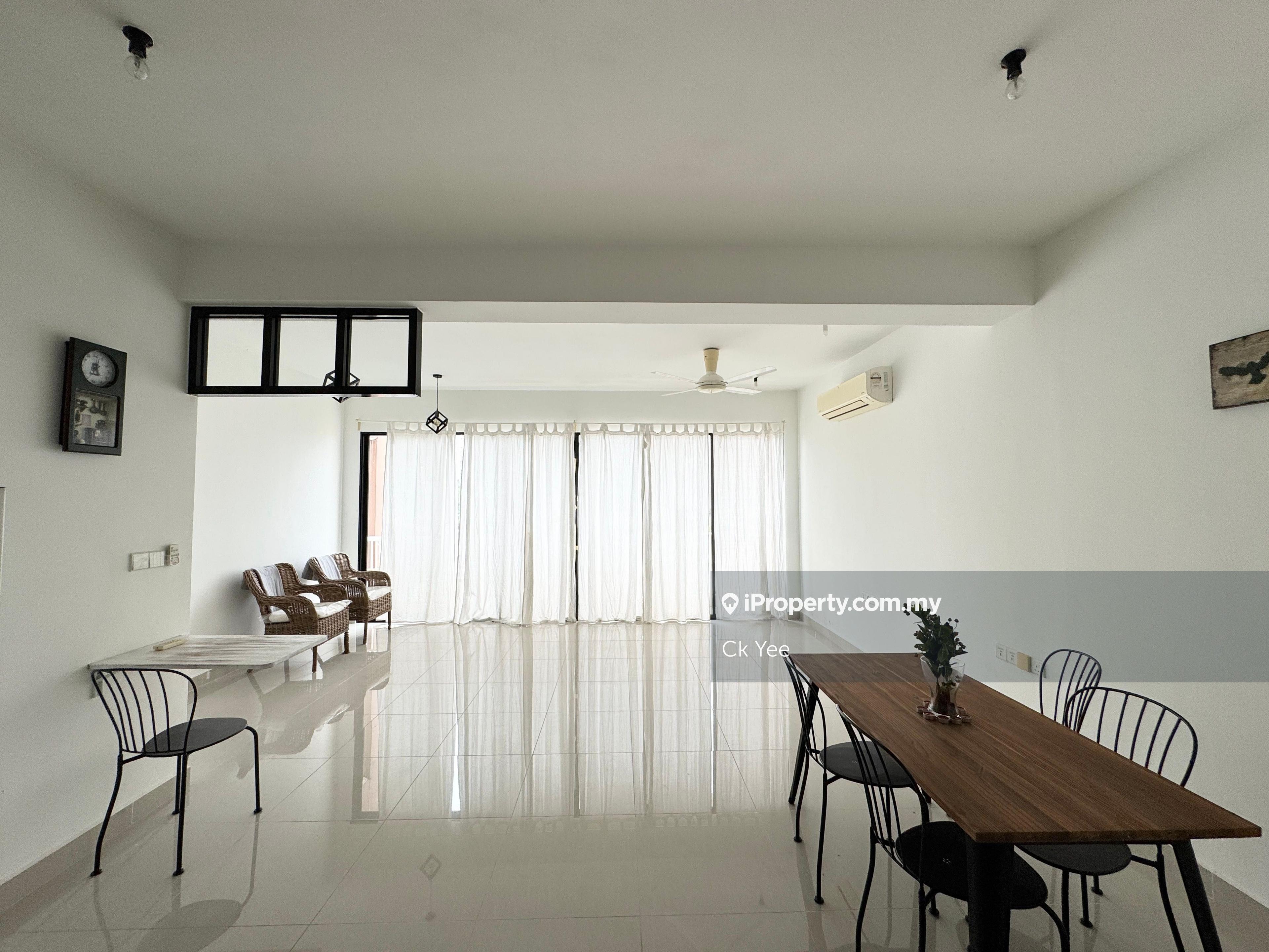Brand New Unit & Never Stay Before,Move In Condition