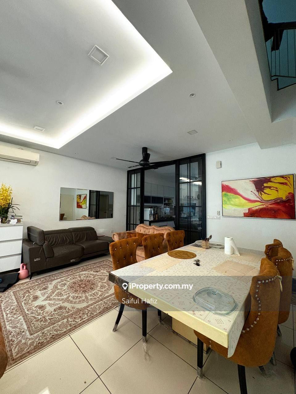 For Rent: Partial Furnished Double Storey Terrace @ Elmina Valley 4