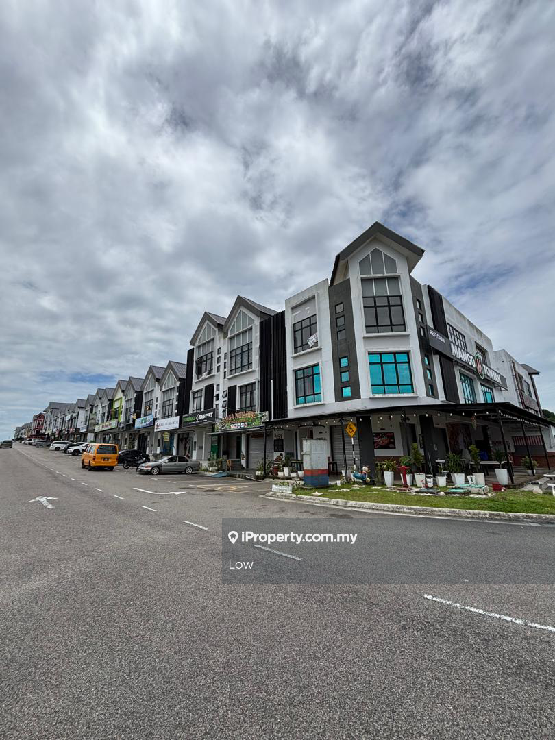 Brand New Ds Shoplot Double Storey Shoplot at Kong Kong Masai for sale