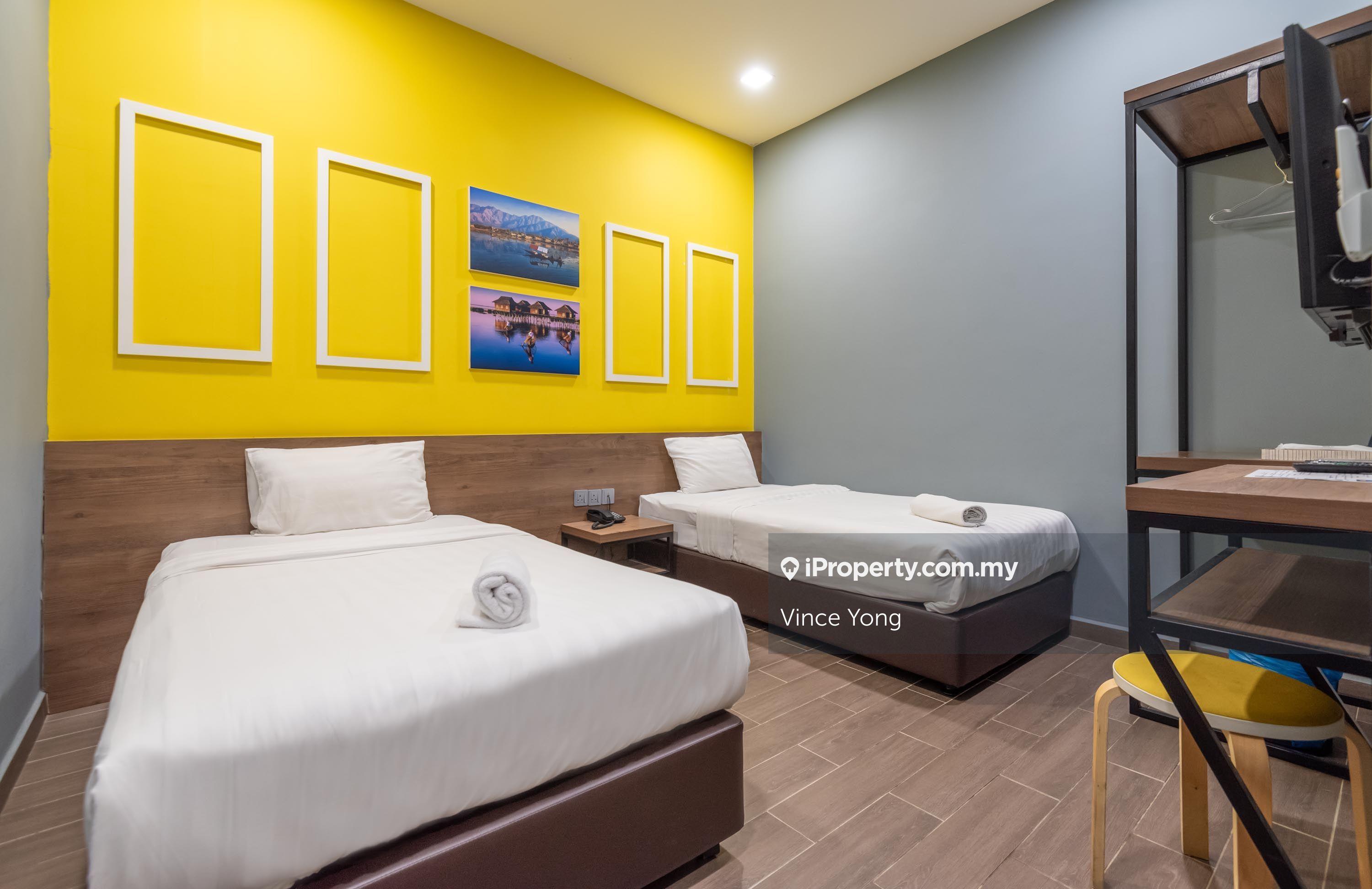 5mins Drive To Sunway Velocity & Near LRT Pudu. Room Rent W Toilet.