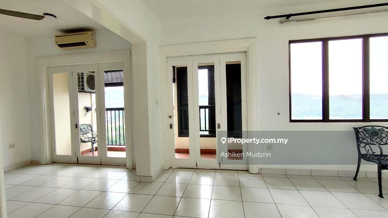 Newly Paint & High Floor: Duplex@Armanee Condominium