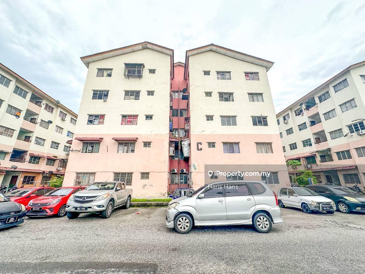 Ground Floor End Lot Freehold