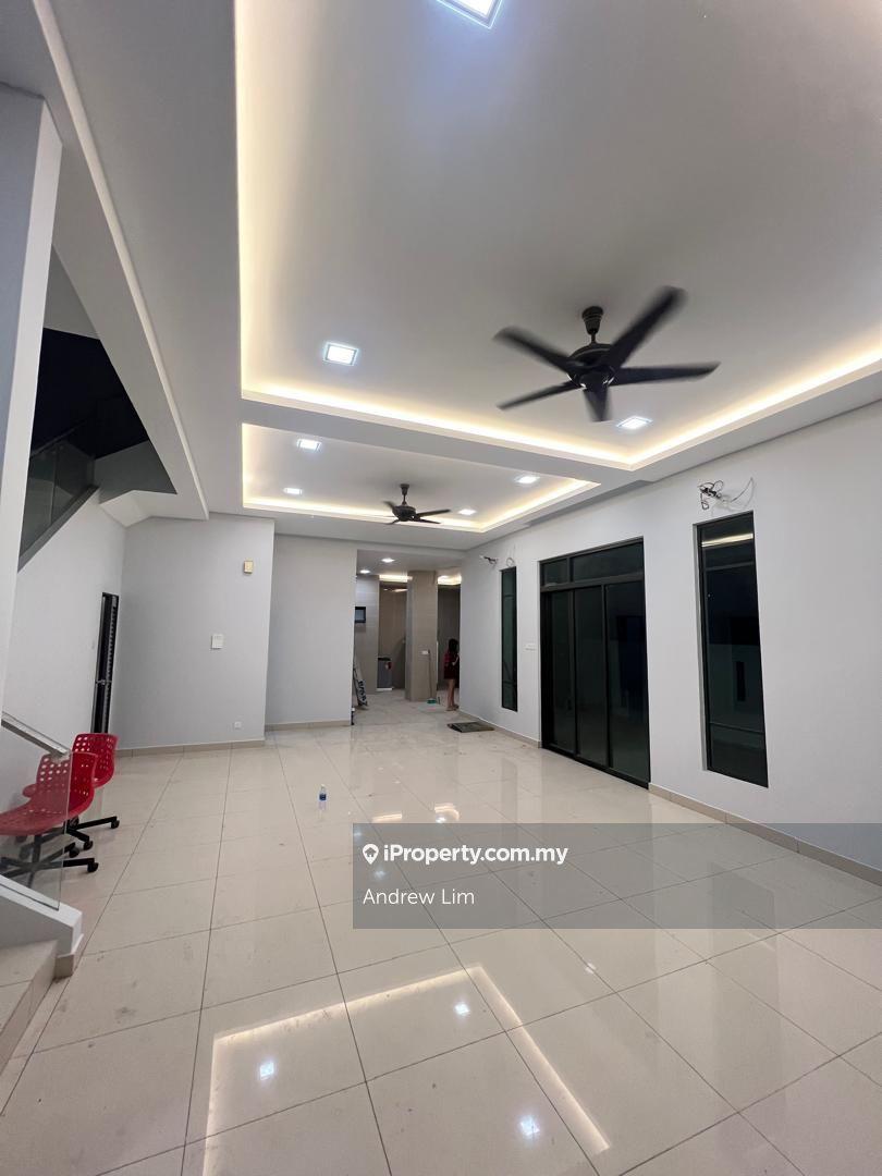 2 Sty Semi D Canary Garden Bandar Bestari Klang Freehold Part Furnish