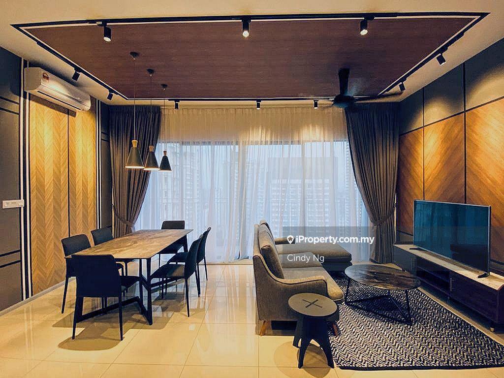 Quality furnished, high floor, nice rare unit, ideal for family