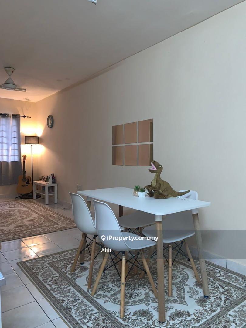 Flora Damansara Blok D, Well Maintain House For Sale