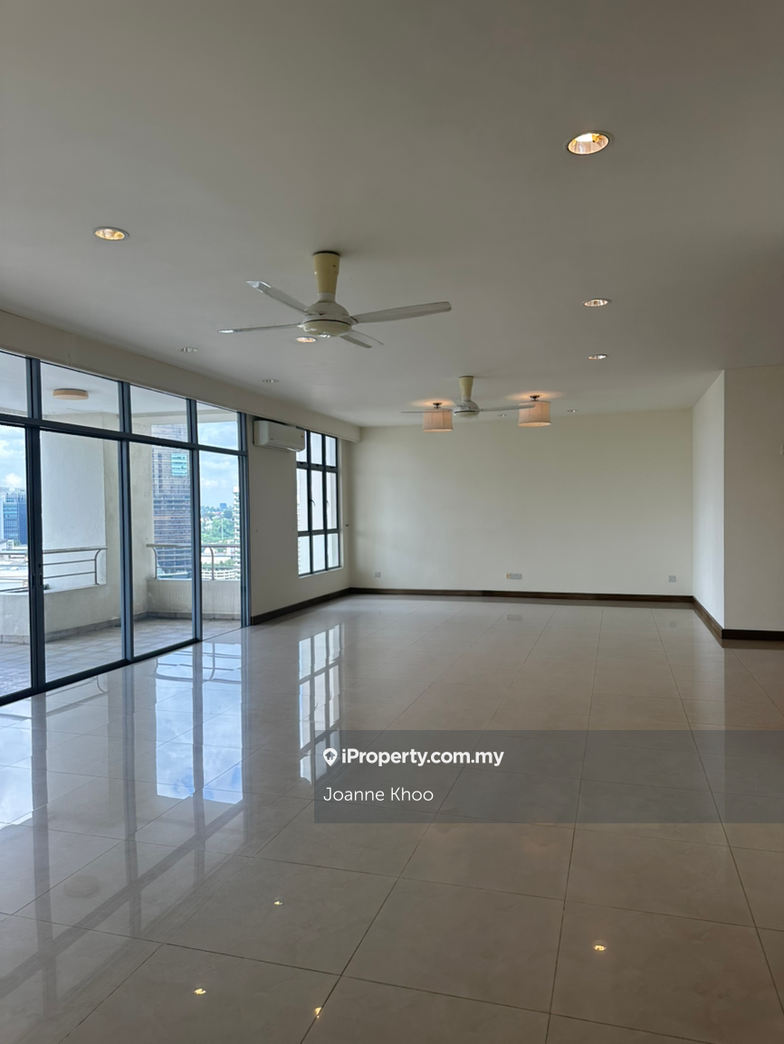 Spacious condominium in Taman Seputeh
