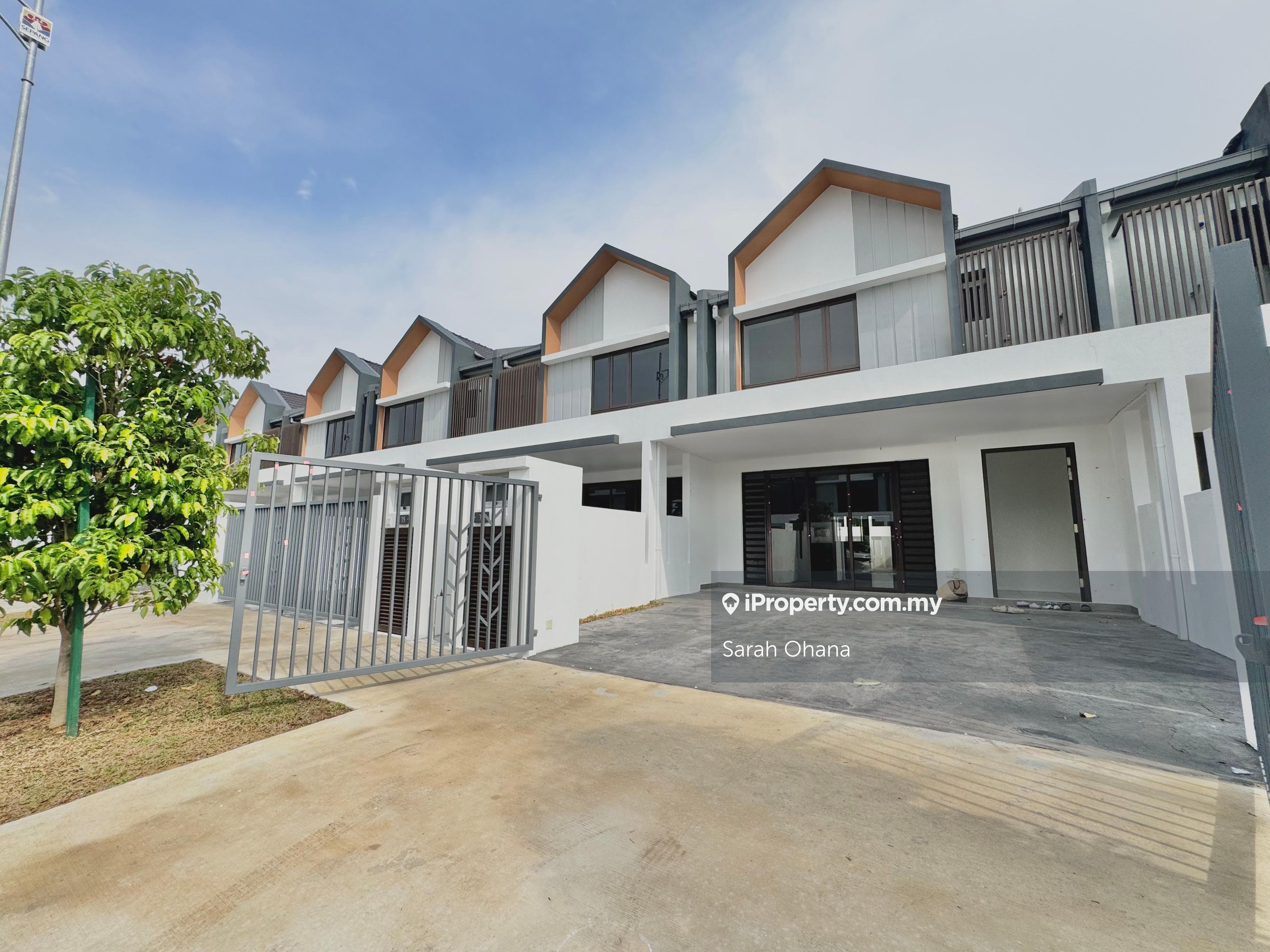 Modern 2-Storey Terrace Home in Serenia Anisa, Serenia City