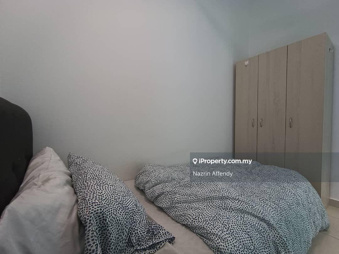 New available room for rent