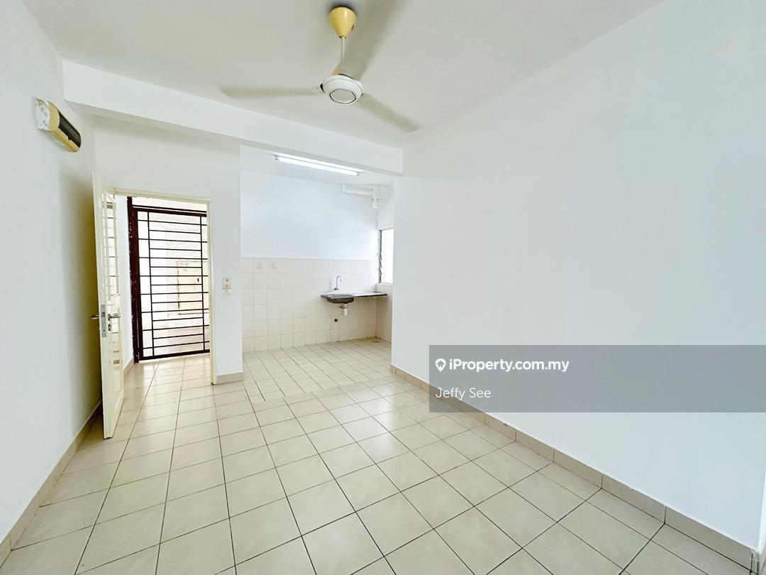 Newly Repainted Good Condition Akasia Apartment Setia Alam For Rent