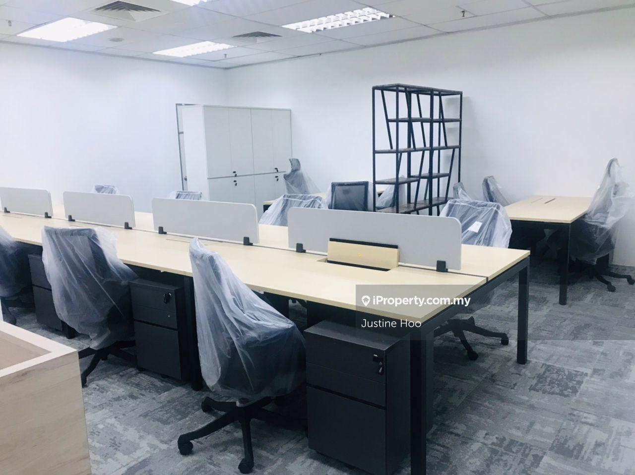 Fully furnished office Towe, size from 800sf - 1740sf