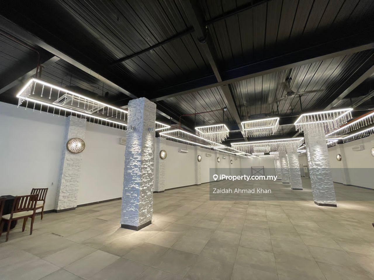Bungalow Commercial For Rent Suitable for Restaurant Event space