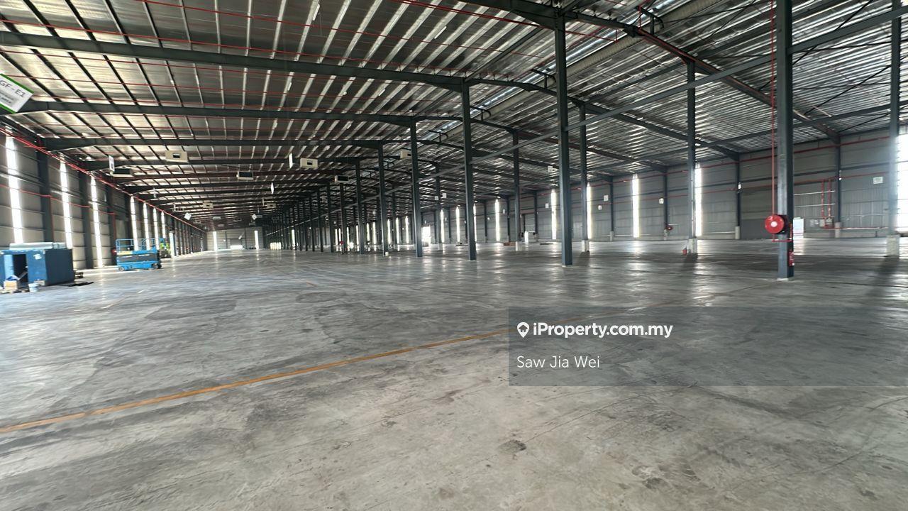 Detached Factory with 2 story office in Valdor, Batu Kawan for rent
