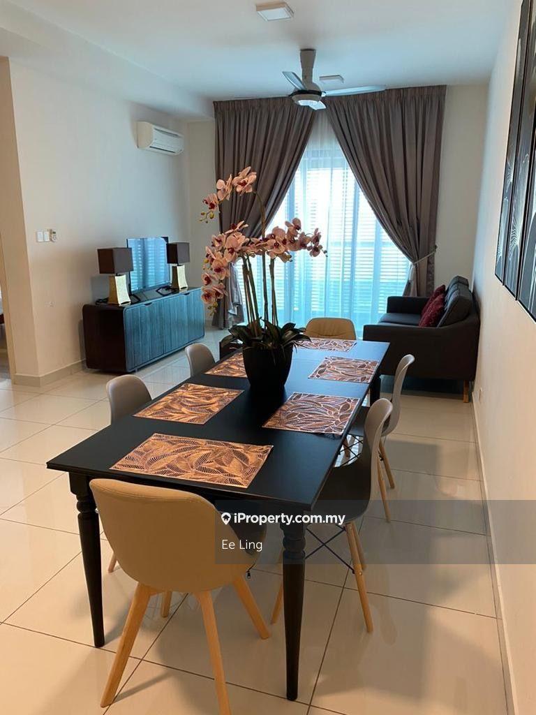 Isola serviced residence for sale,empire subang jaya,1023 square feet 